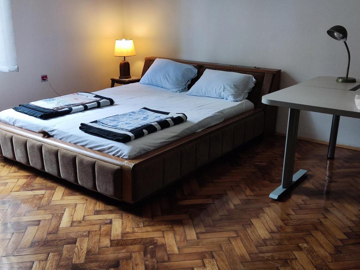 Vintage Apartment In The Center Of נובי סאד מראה חיצוני תמונה